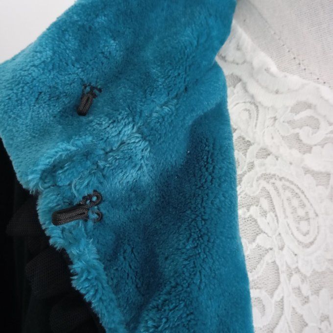 Capeline en velours noir