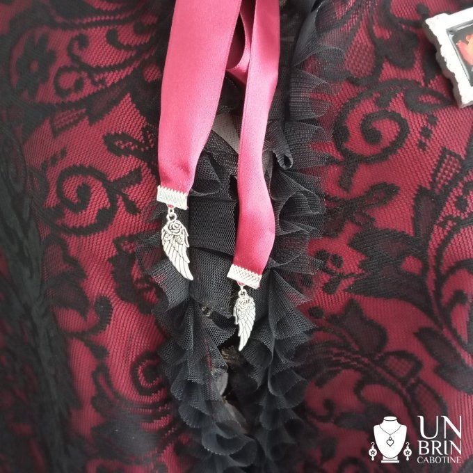 Capeline en dentelle et satin 
