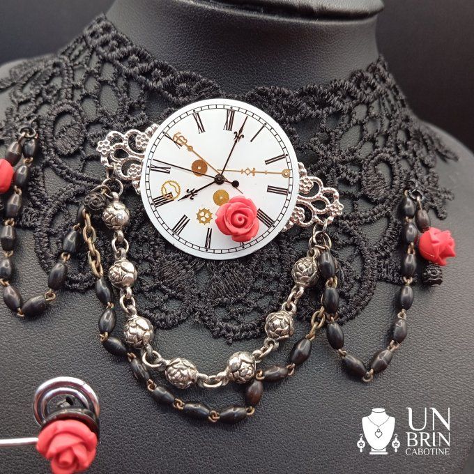 Collier chapelet , roses rouges