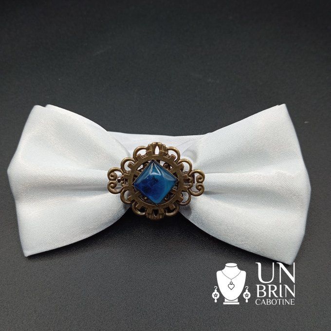 Nœud papillon blanc