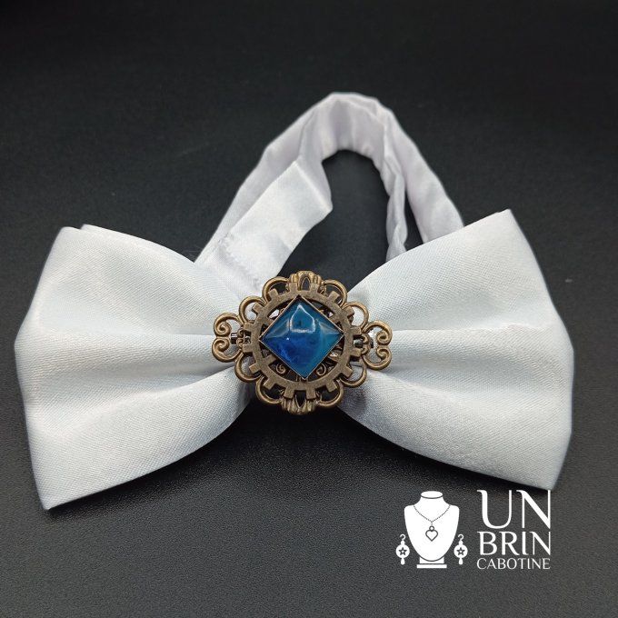 Nœud papillon blanc