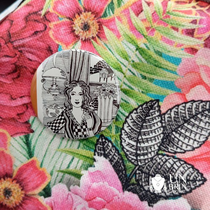 Un sac, un porte-monnaie et son bandeau exotiques