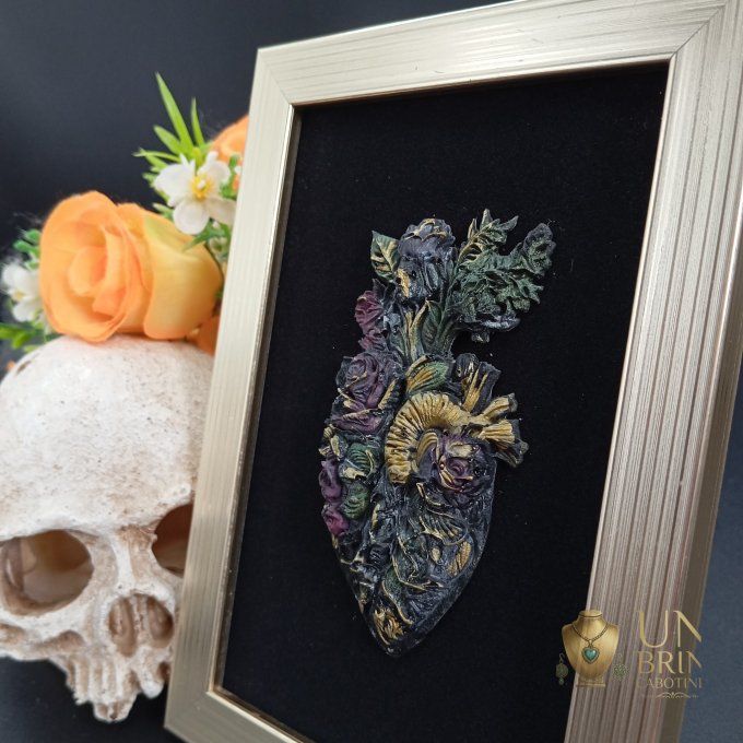 Cadre de curiosités "Cœur Fleuri"