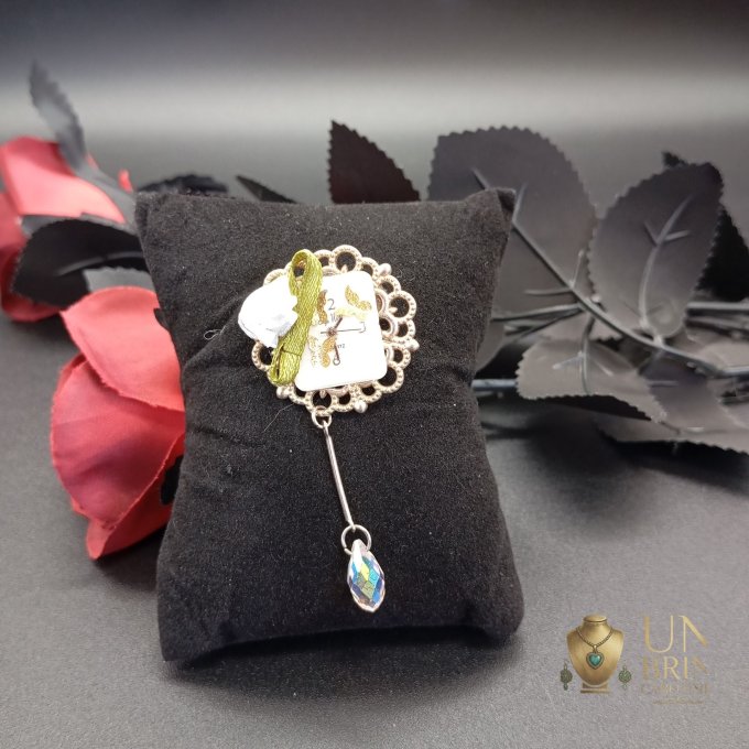 Broche "Éclat Satiné"