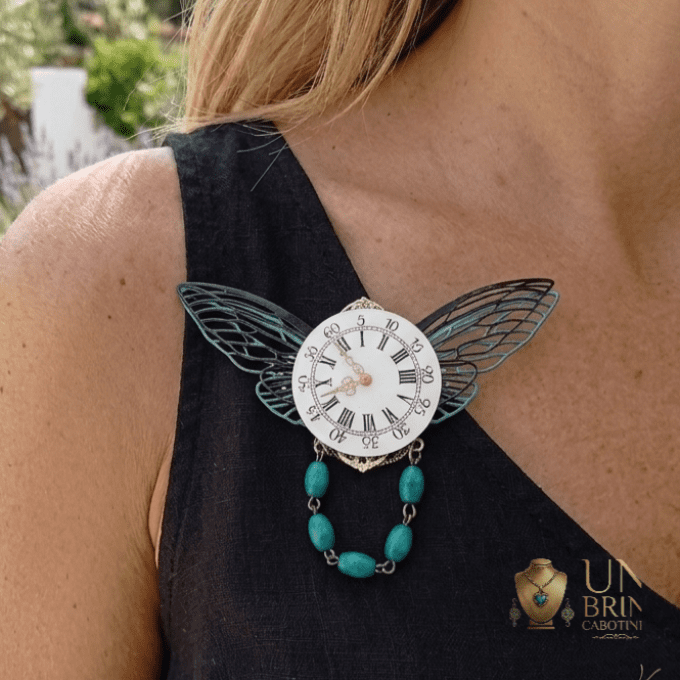 Broche "Éphémère Ailé"