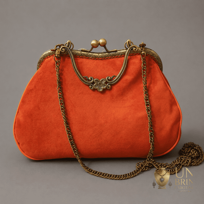 Sac Velours & Cardinaux Rouges – Pièce Unique