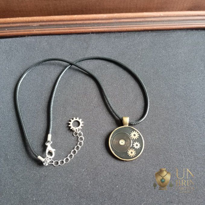 Pendentif Steampunk « Mécanique du Temps » avec Véritables Pièces d'Horlogerie