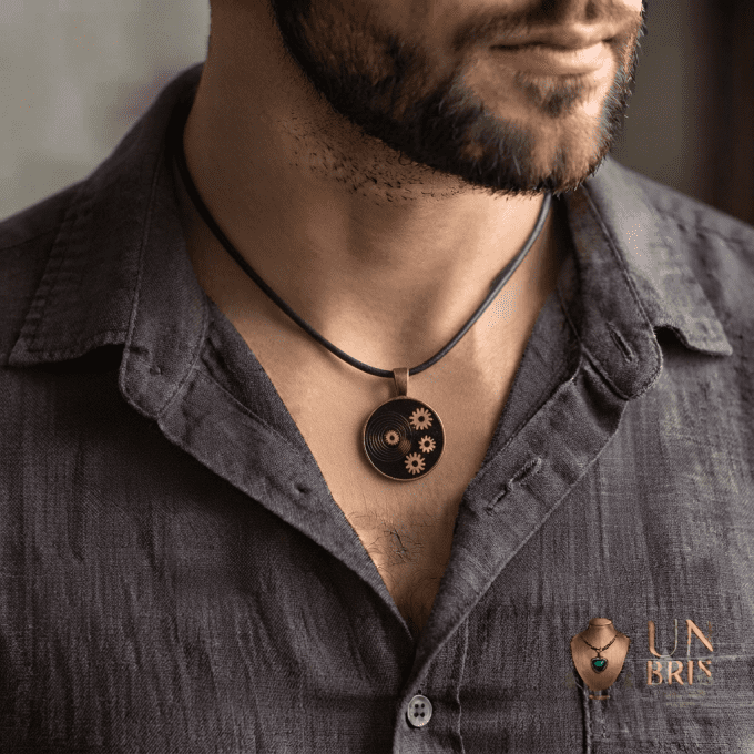 Pendentif Steampunk « Mécanique du Temps » avec Véritables Pièces d'Horlogerie