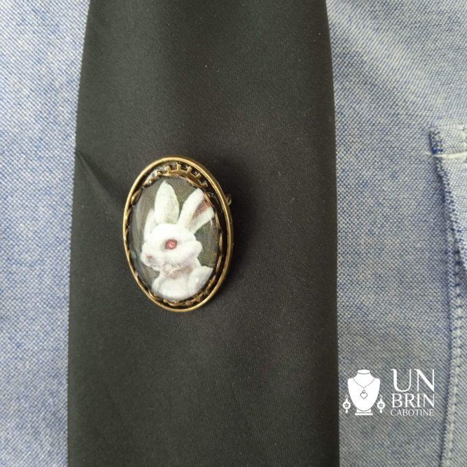 Broche Le lapin blanc 