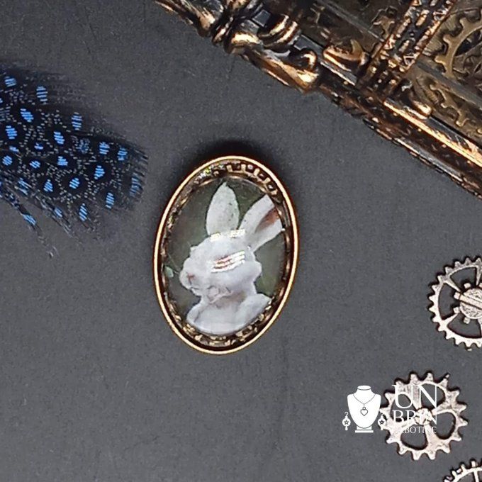 Broche Le lapin blanc 