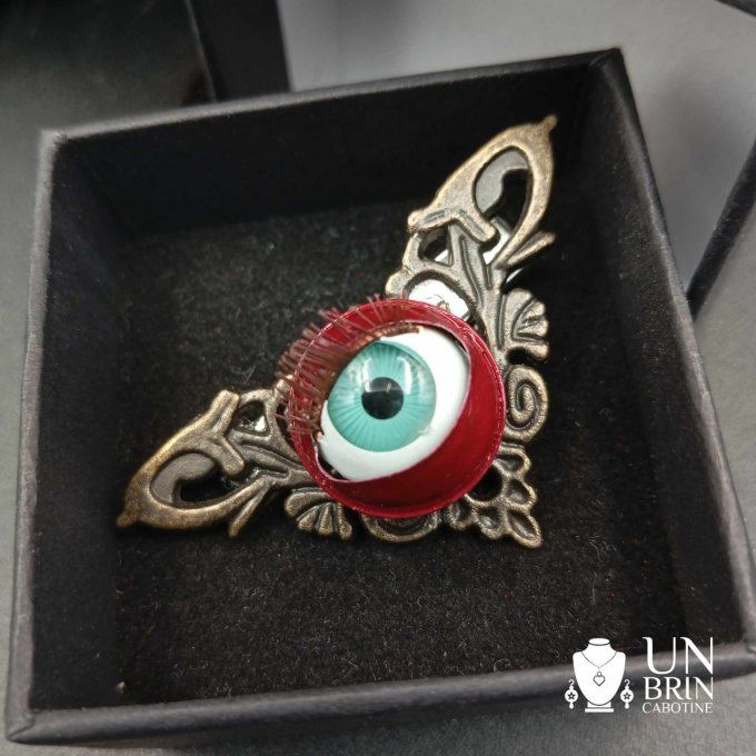Bijou de barbe bronze, "Je t'ai à l'oeil"