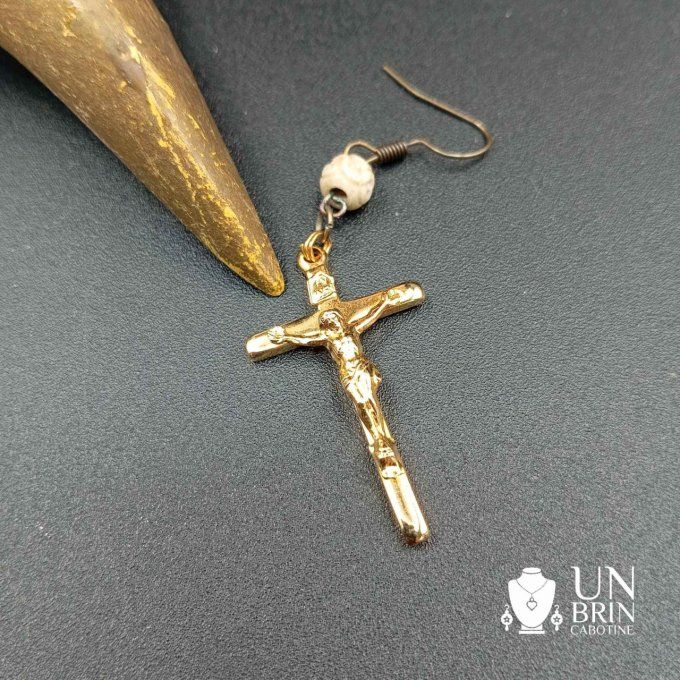 Boucle d'oreille Croix