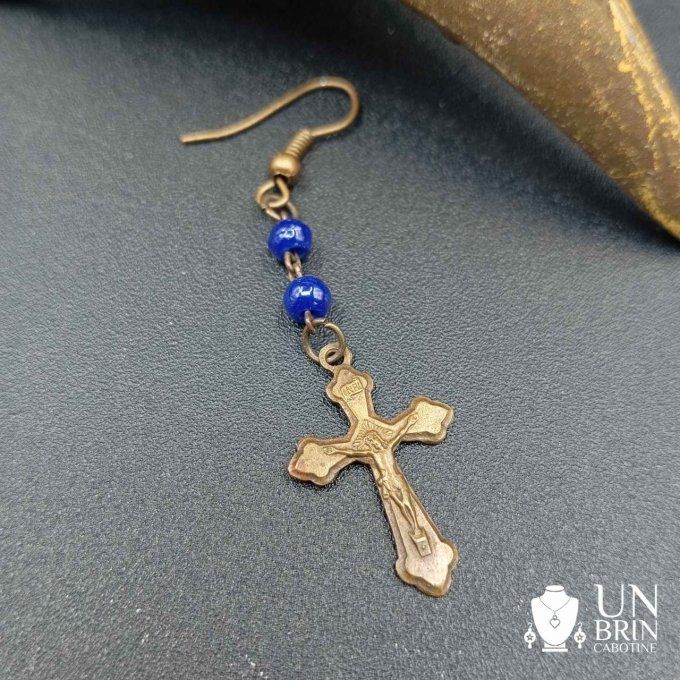 Boucle d'oreille croix