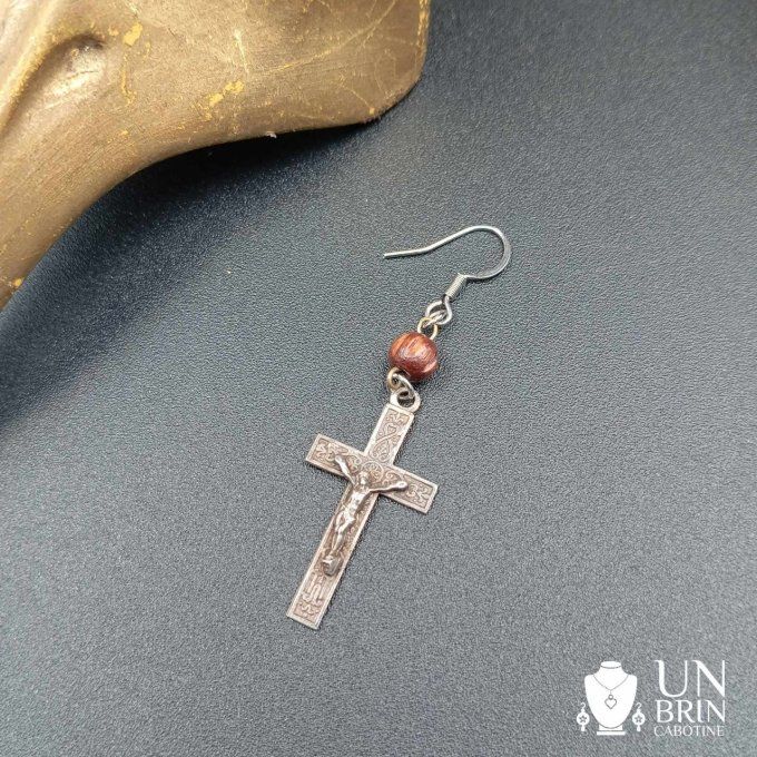 Boucle d'oreille croix  