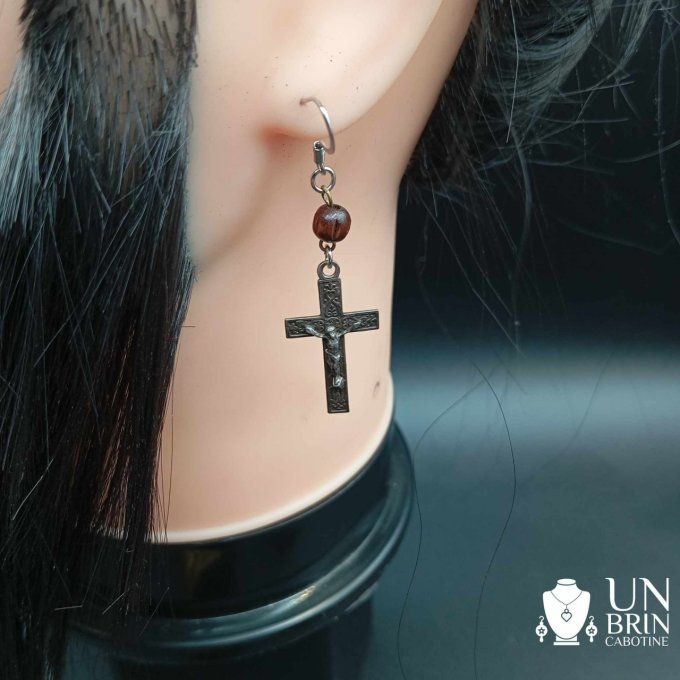Boucle d'oreille croix  