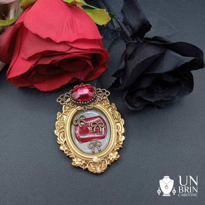 Broche cadre baroque
