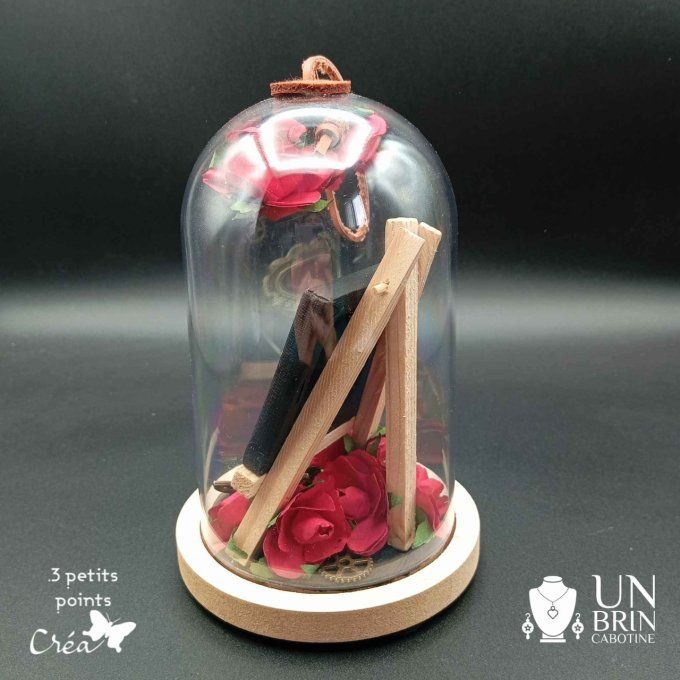 Collection de roses, dans son globe. 