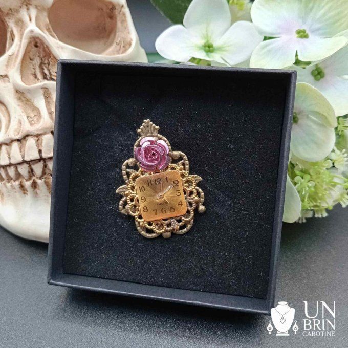 Petite broche baroque