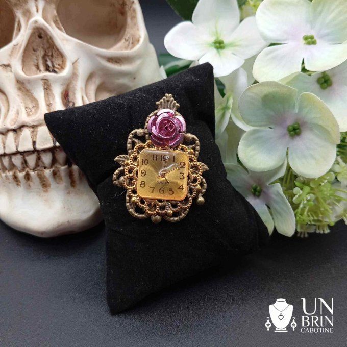 Petite broche baroque