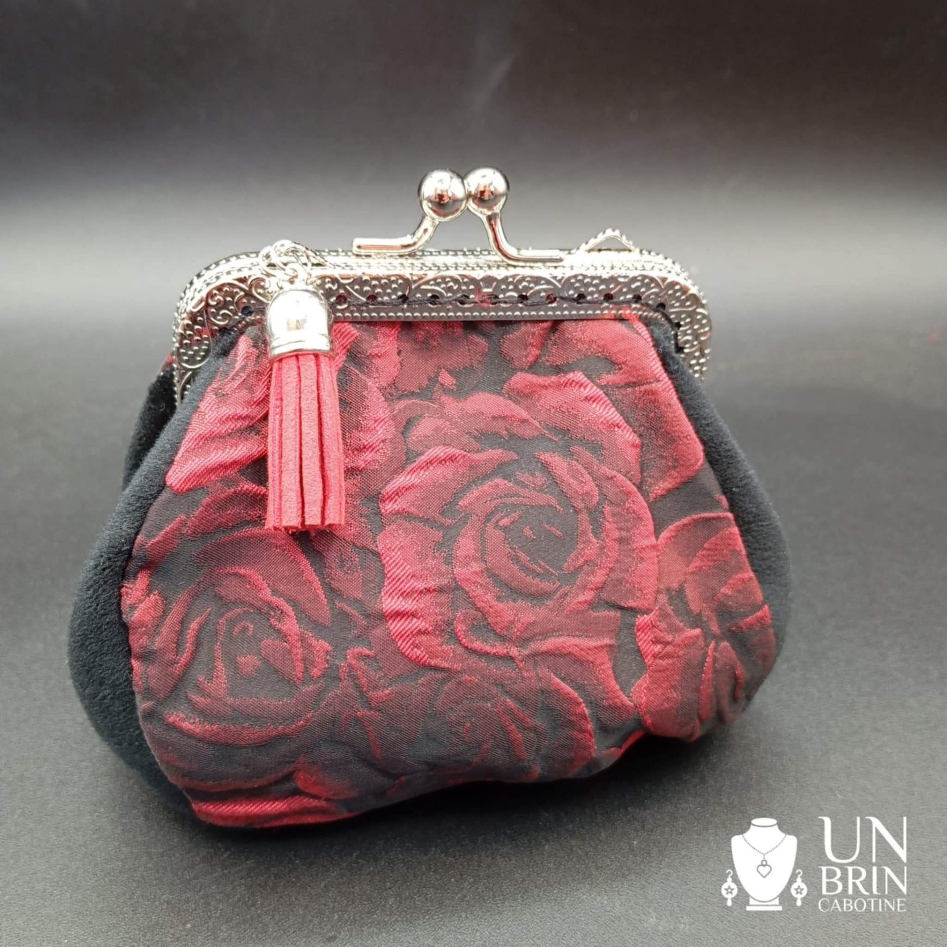 Porte monnaie roses rouges